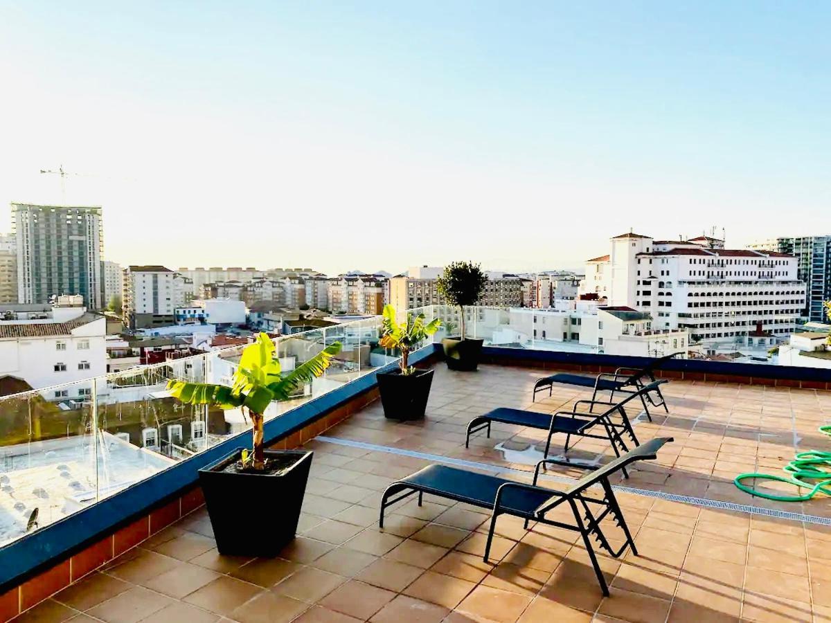 Gibraltar Central Suites Buitenkant foto