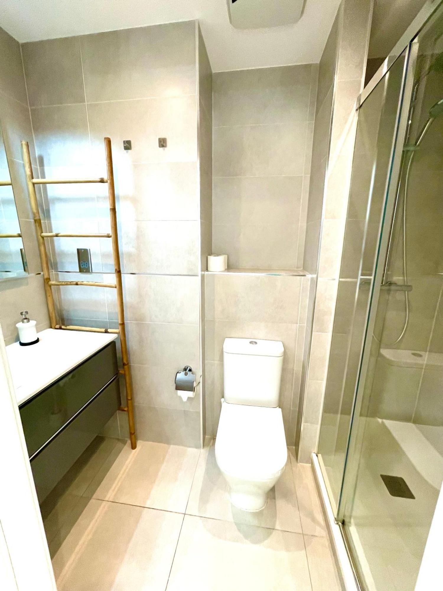 Gibraltar Central Suites Buitenkant foto