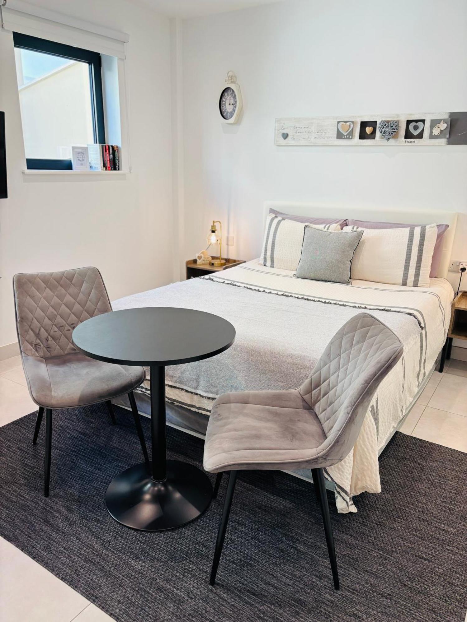 Gibraltar Central Suites Buitenkant foto