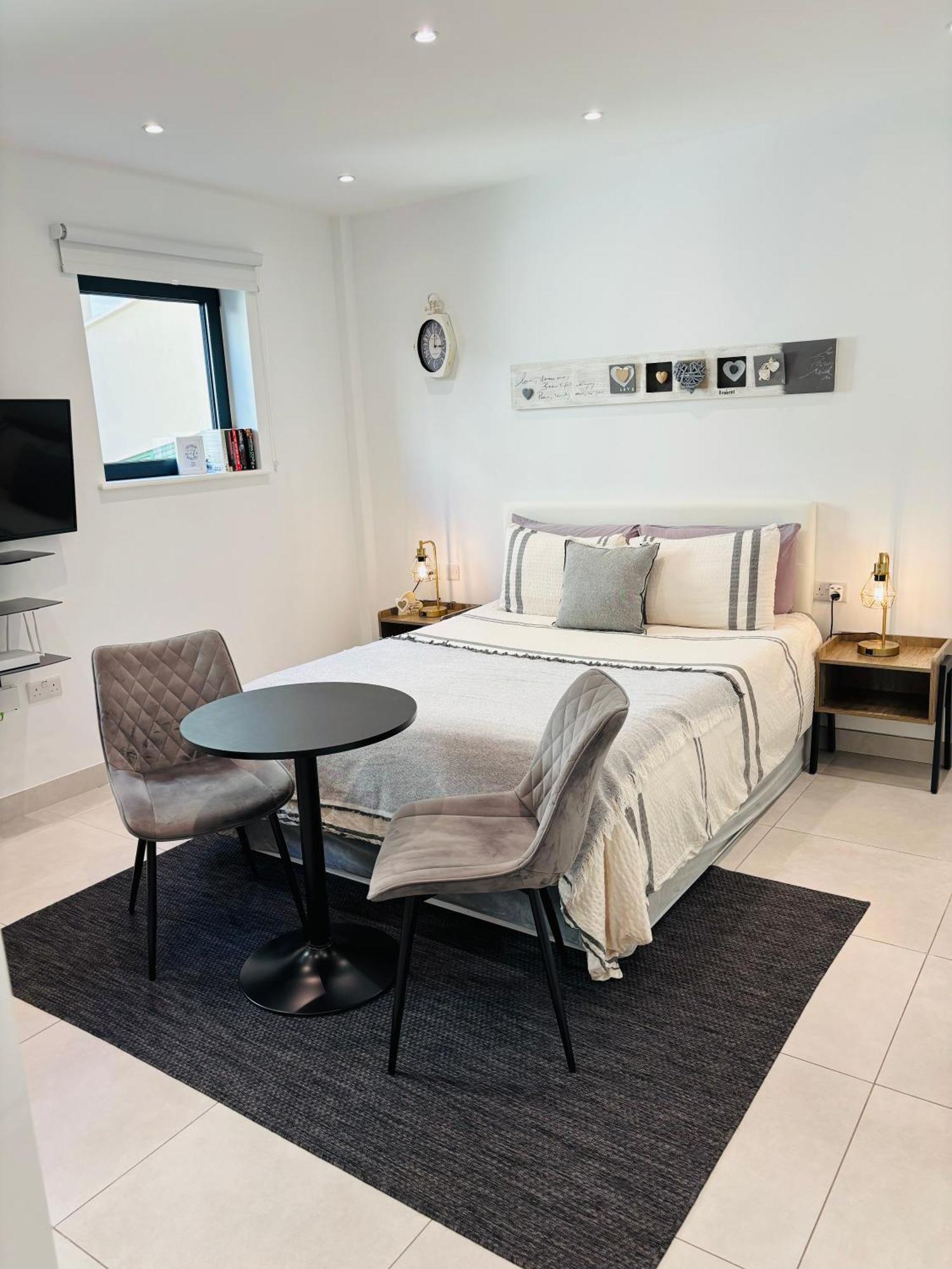 Gibraltar Central Suites Buitenkant foto
